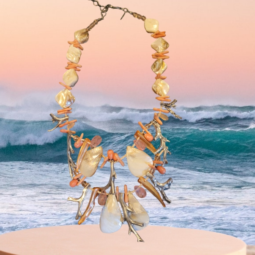 NWOT Chico's Beautiful Layered Shell Necklace